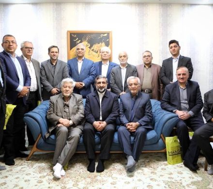 رونمایی از مجموعه آثار دکتر احد پیشگر به‌مناسبت هفته کتاب